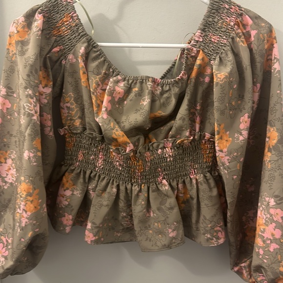 NWT! WAYF Off-the-Shoulder Floral Print Long Sleeve Smocked Crop Top SIZE S - Picture 9 of 12